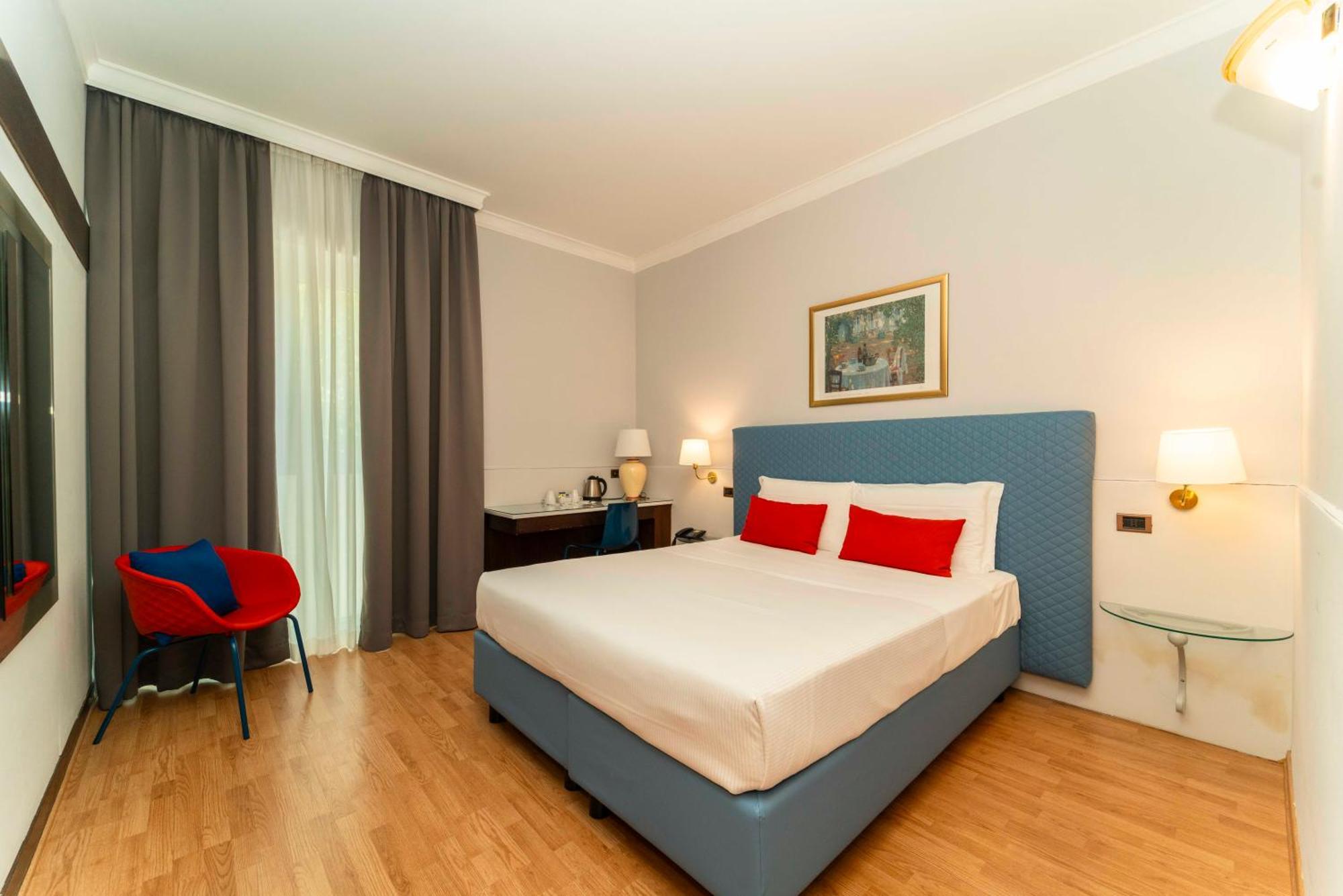 Royal Centro Congressi 4* Turin
