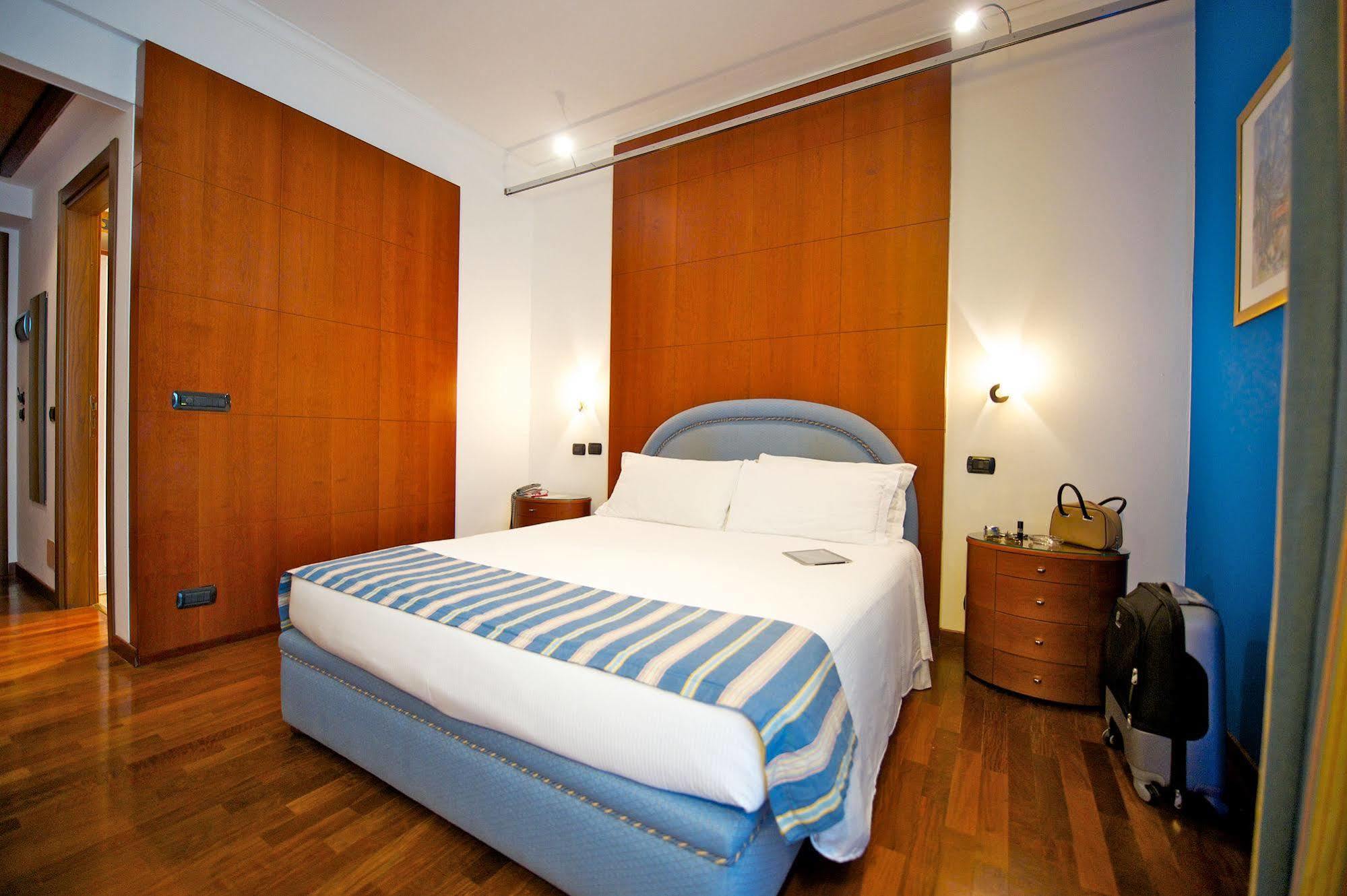 Royal Centro Congressi Hotel 4*