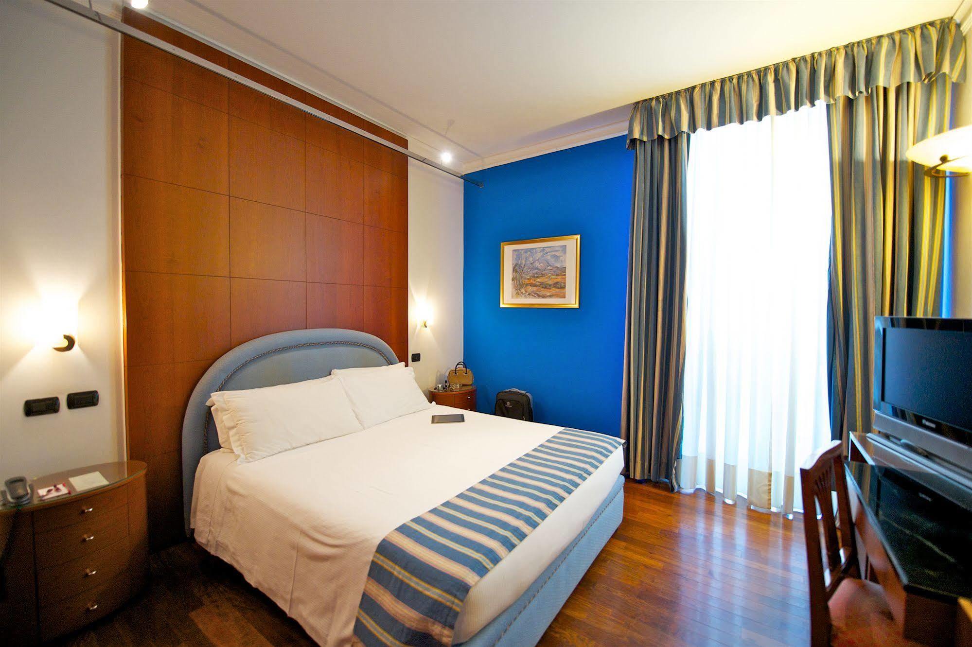 Royal Centro Congressi Hotel 4*